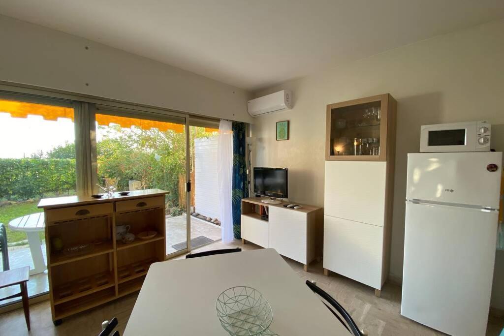 C037-Nice Studio With Garden And Parking - Near Beach Канни Екстер'єр фото